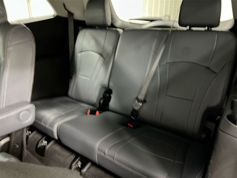 Used 2018 Buick Enclave Premium image 28