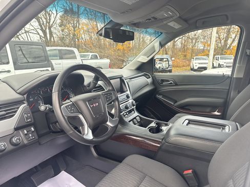 Used 2020 GMC Yukon SLE w/ SLE Value Package image 17