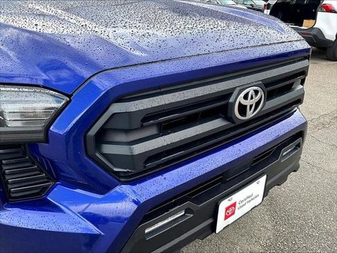 Used 2025 Toyota Tacoma SR5 image 31