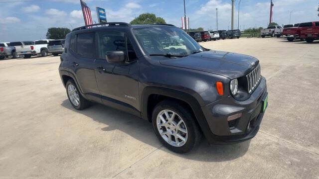 Used 2021 Jeep Renegade Latitude FWD image 2