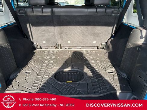 Used 2018 Jeep Wrangler Unlimited Sahara AWD/4WD image 31