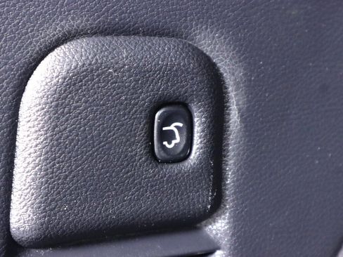Used 2019 Jeep Grand Cherokee Laredo w/ Laredo X Package RWD image 32