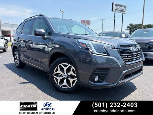 Used 2023 Subaru Forester Premium AWD/4WD image 1
