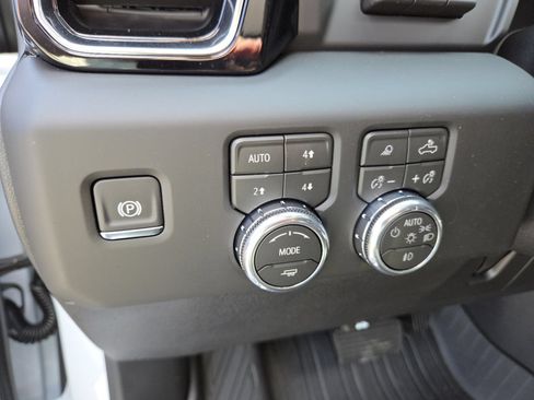New 2026 GMC Sierra 2500 Denali w/ Denali Reserve Package AWD/4WD image 8