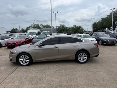 Used 2022 Chevrolet Malibu LT image 3