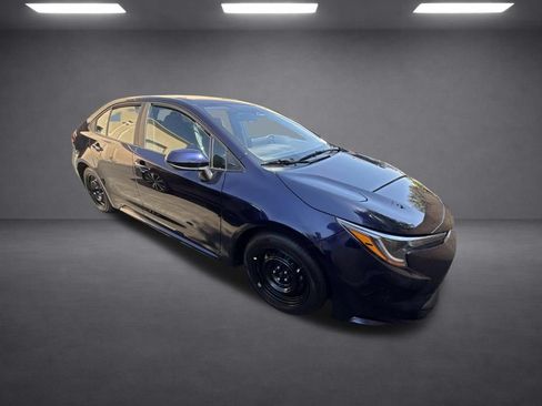 Used 2024 Toyota Corolla LE FWD image 5