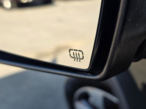 Used 2019 Jeep Cherokee Limited FWD image 26