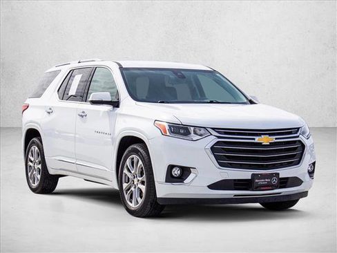 Used 2018 Chevrolet Traverse Premier image 3