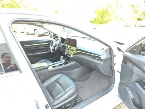 Used 2023 Nissan Altima 2.5 SR w/ SR Premium Package FWD image 11