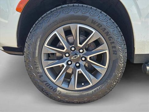 Used 2023 Chevrolet Suburban Z71 w/ Max Trailering Package AWD/4WD image 26