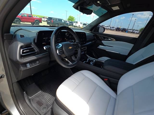Used 2025 Chevrolet Traverse High Country w/ LPO, Floor Liner Package FWD image 9