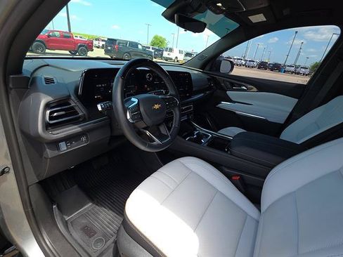 Used 2025 Chevrolet Traverse High Country w/ LPO, Floor Liner Package FWD image 9