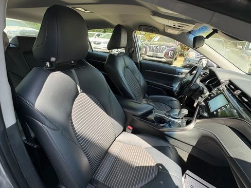 Used 2019 Toyota Camry SE image 7