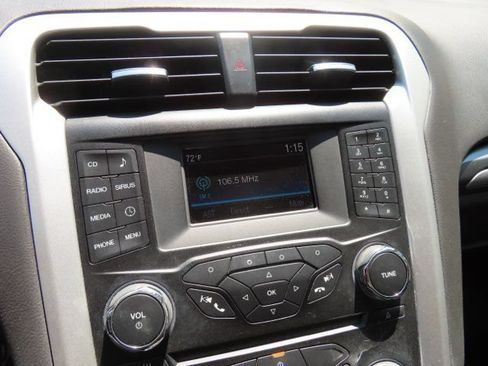 Used 2014 Ford Fusion SE FWD image 21