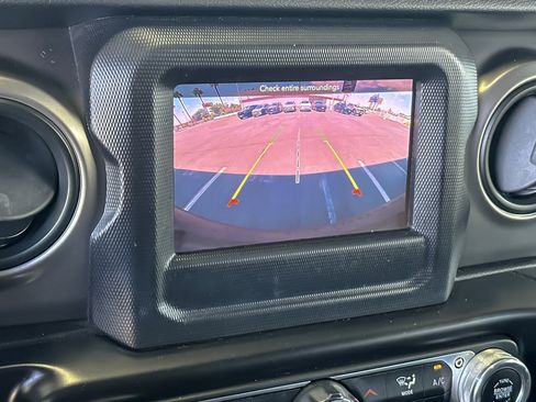 Used 2020 Jeep Wrangler Unlimited Sport S AWD/4WD image 18