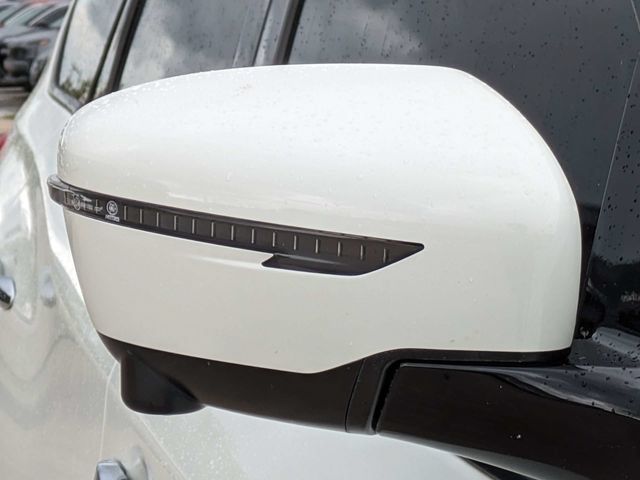 Used 2019 Nissan Pathfinder SL FWD image 12