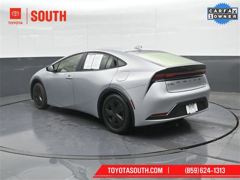 Used 2024 Toyota Prius LE image 8