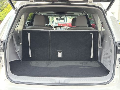 Used 2015 Toyota Highlander XLE FWD image 27