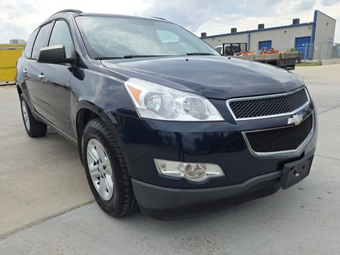 Used 2011 Chevrolet Traverse LS image 6