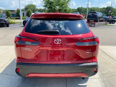 Used 2024 Toyota Corolla Cross XLE AWD/4WD image 4