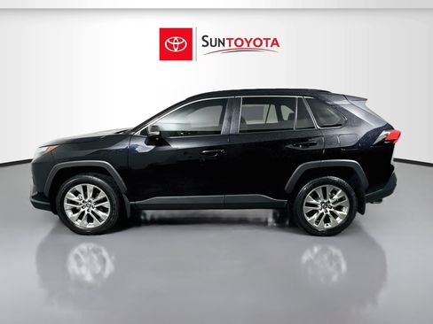 Used 2025 Toyota RAV4 XLE Premium FWD image 7
