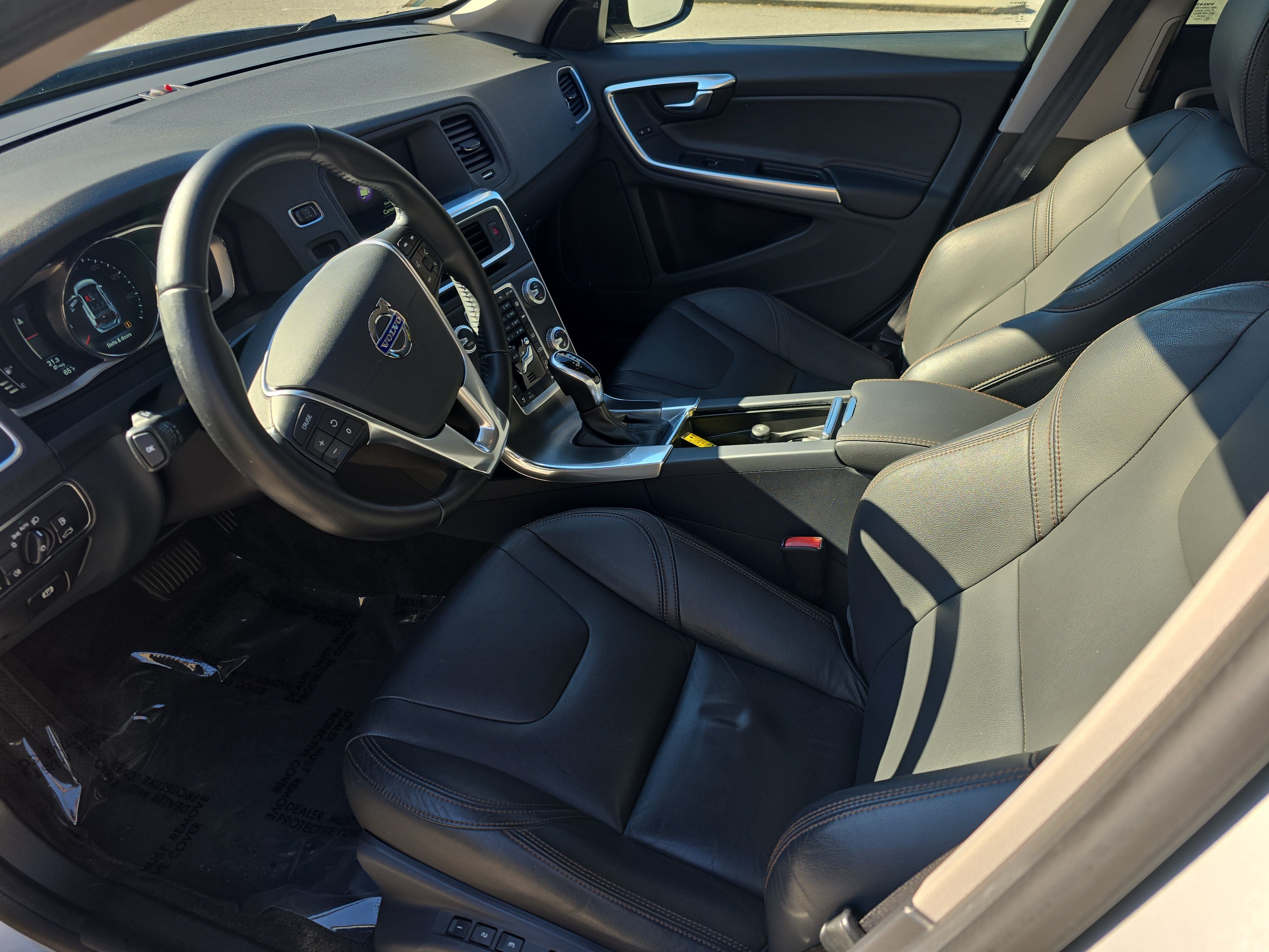 Used 2015 Volvo V60 T5 Cross Country w/ Protection Package AWD/4WD image 15