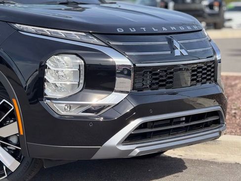 New 2026 Mitsubishi Outlander SE FWD image 3