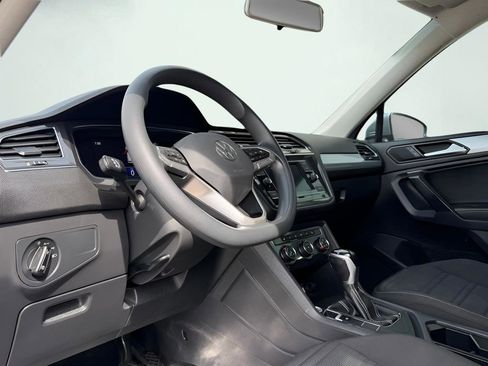 Used 2022 Volkswagen Tiguan S FWD image 2