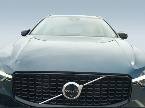 Used 2024 Volvo XC60 B5 Plus w/ Protection Package Premier image 73