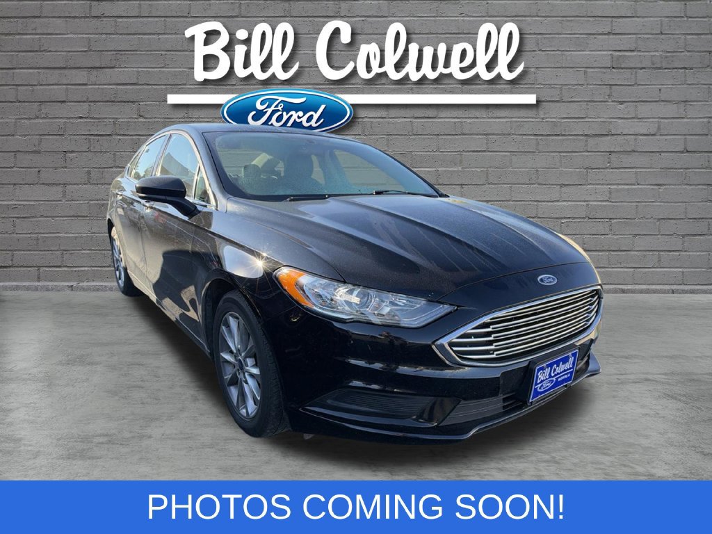 Used 2017 Ford Fusion SE FWD image 1