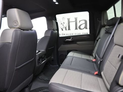 Used 2025 Chevrolet Silverado 2500 ZR2 w/ Technology Package AWD/4WD image 9