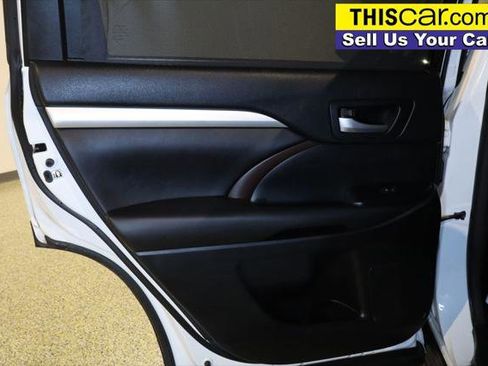 Used 2017 Toyota Highlander XLE image 31