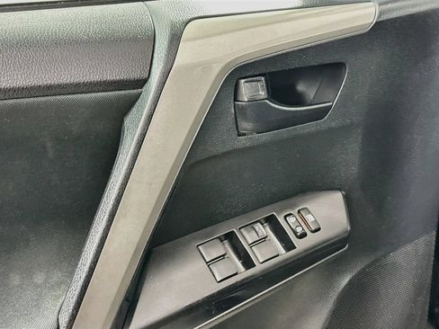 Used 2017 Toyota RAV4 LE FWD image 21