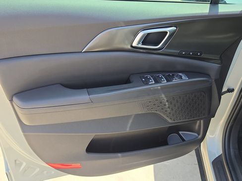 New 2027 Kia Carnival SX w/ Dark Edition Package FWD image 18