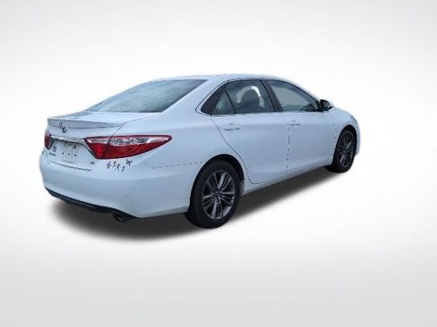 Used 2017 Toyota Camry SE FWD image 5