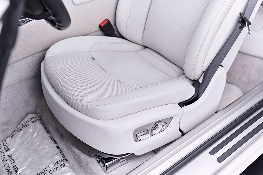 Used 2014 Rolls-Royce Wraith RWD image 52