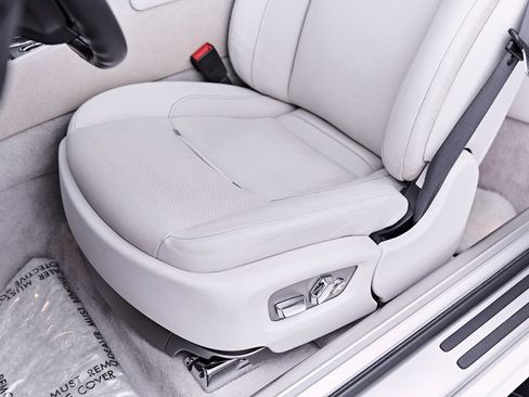 Used 2014 Rolls-Royce Wraith RWD image 52