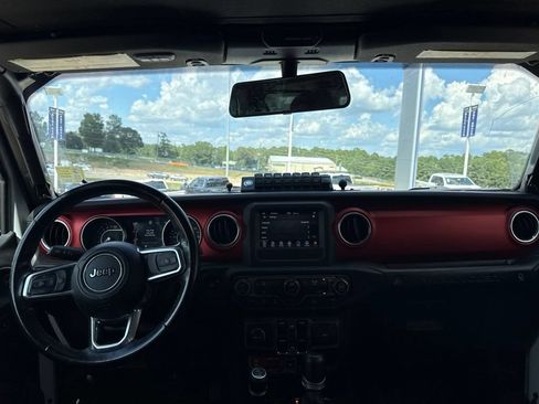 Used 2019 Jeep Wrangler Unlimited Rubicon AWD/4WD image 12