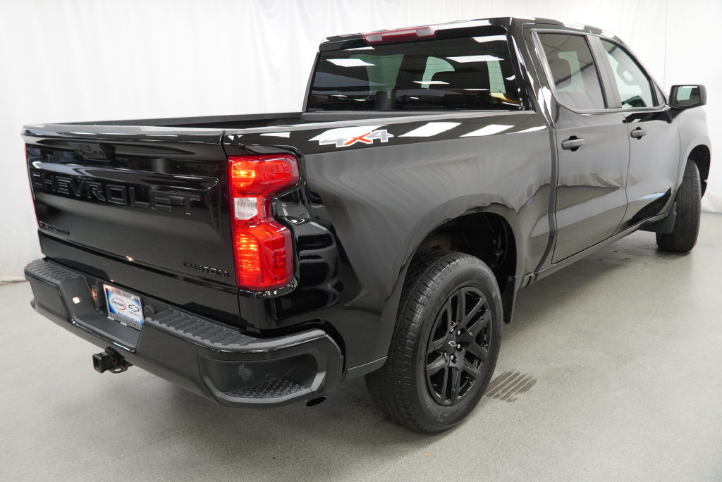 Used 2023 Chevrolet Silverado 1500 Custom w/ LPO, Dark Essentials Package AWD/4WD image 12