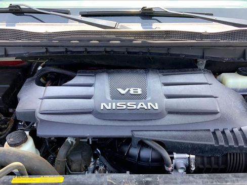 Used 2017 Nissan Titan SV RWD image 32