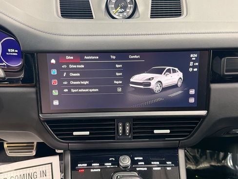 Certified 2023 Porsche Cayenne Turbo GT AWD/4WD image 29