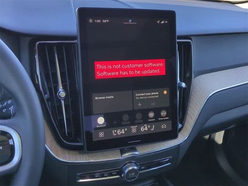 New 2026 Volvo XC60 B5 Plus w/ Protection Package Premier image 28