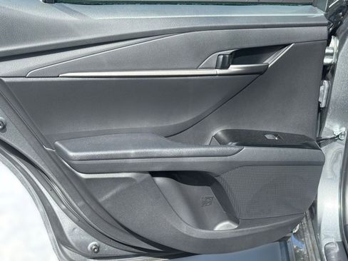 Used 2025 Toyota Camry SE image 27