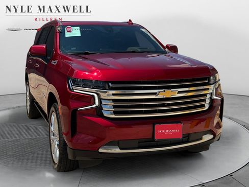 Used 2021 Chevrolet Tahoe High Country w/ Premium Package AWD/4WD image 2