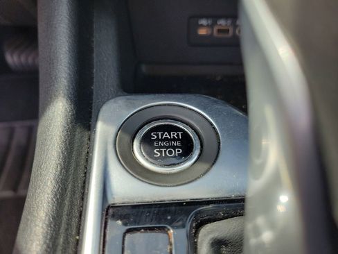 Certified 2021 Nissan Sentra SV FWD image 31