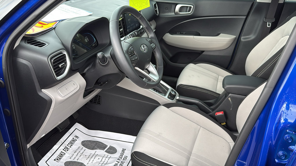 Used 2026 Hyundai Venue SEL FWD image 25