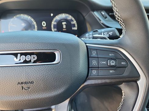 New 2026 Jeep Grand Cherokee Altitude AWD/4WD image 12