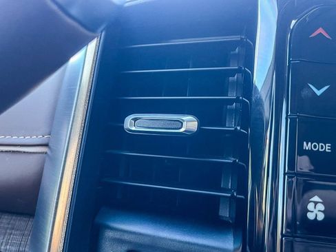 Used 2022 RAM 3500 Limited w/ Body Color Bumper Group image 28