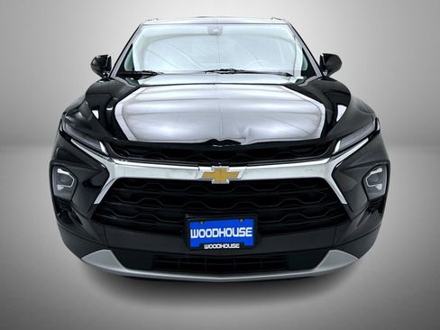 Used 2025 Chevrolet Blazer LT image 2
