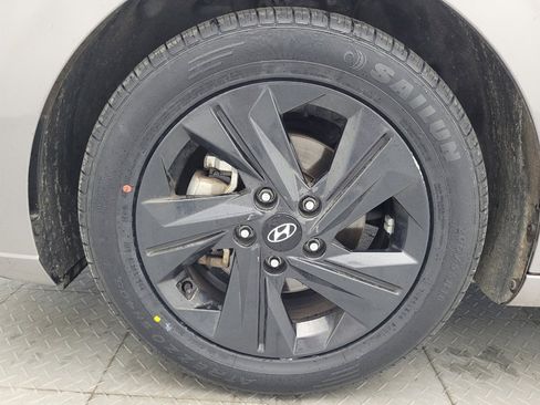 Used 2023 Hyundai Elantra SEL w/ Preferred Accessory Package FWD image 31